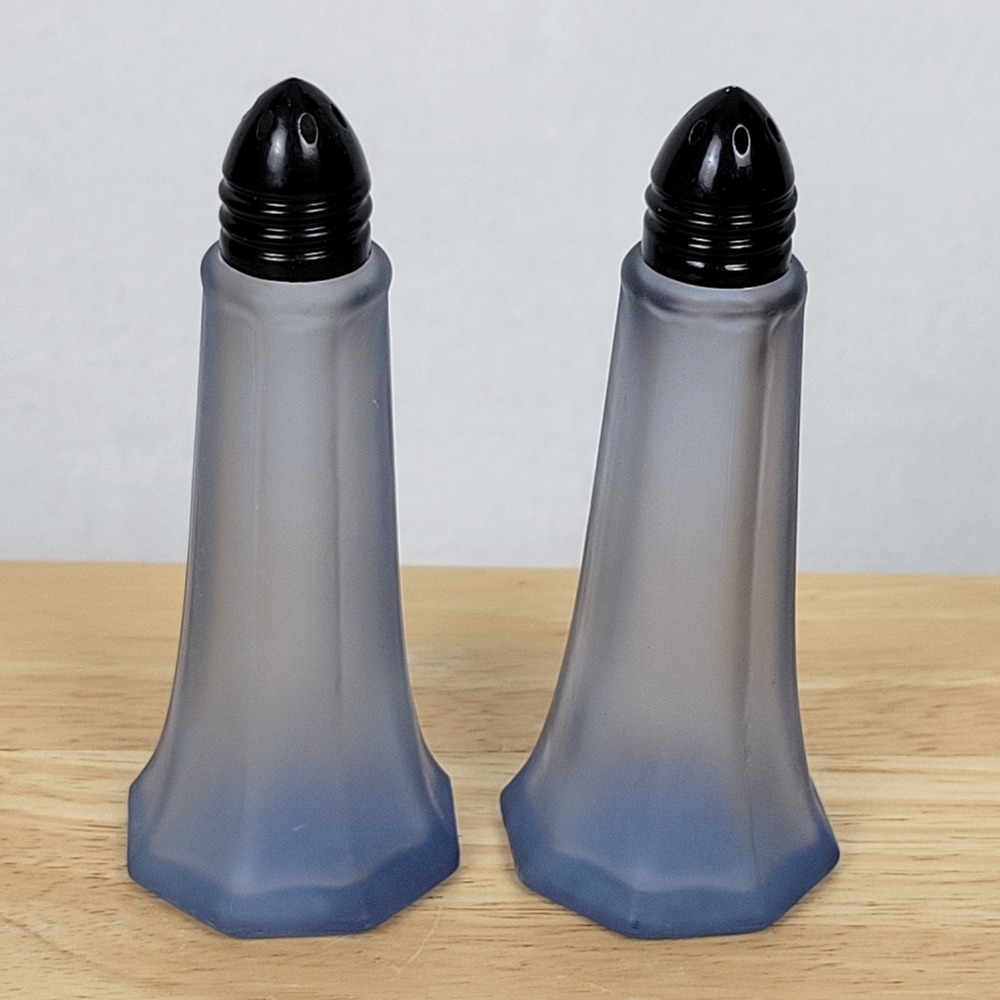Vintage Gemco Frosted Blue Glass Salt &‎ Pepper Shakers